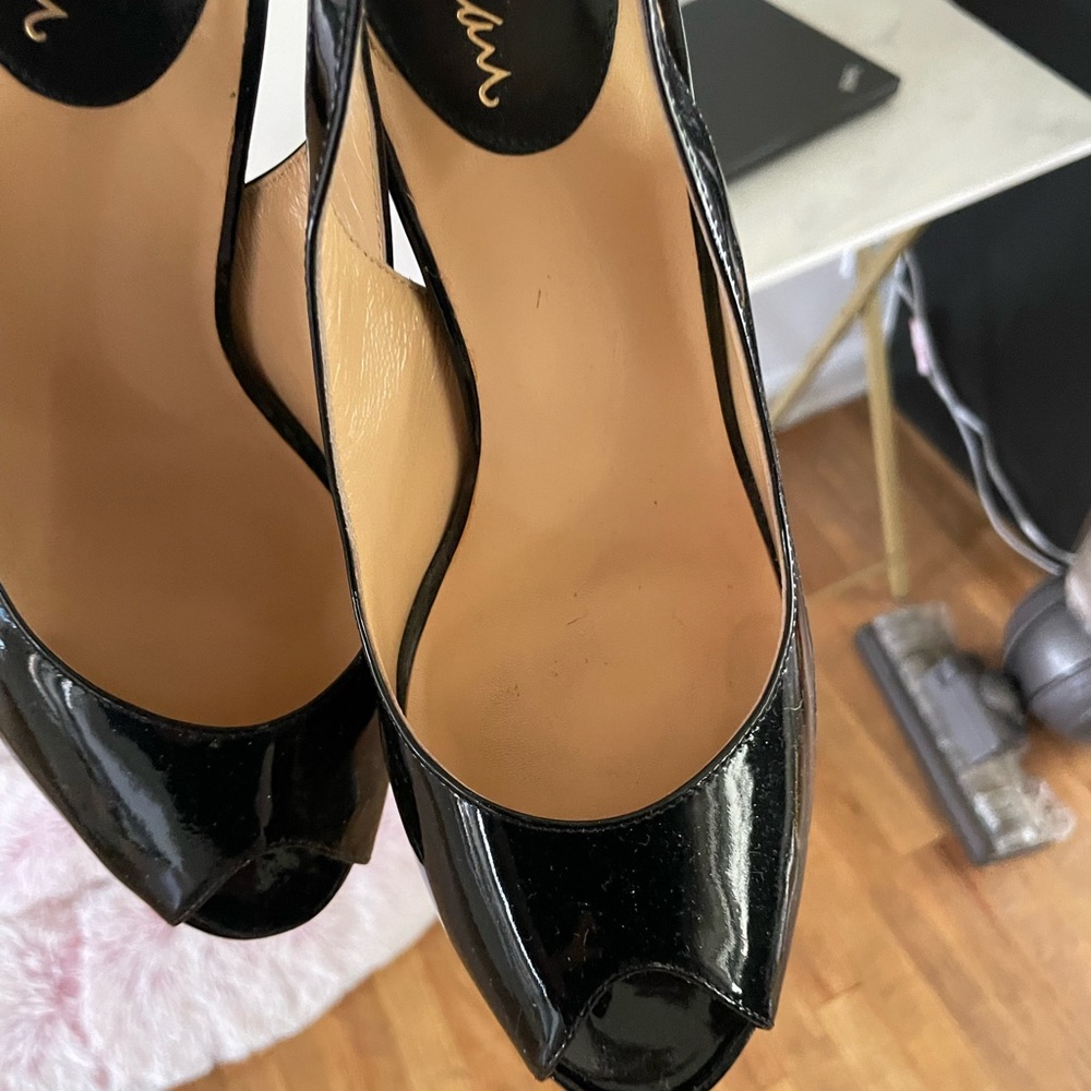 Stunning size 9 Cole Haan Black Sling backs
